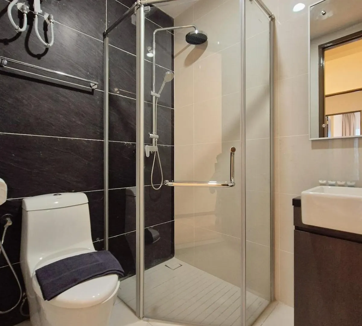 8 Pax 3 Room 3 Baths - Funky Pop Art Seaview Home 新山