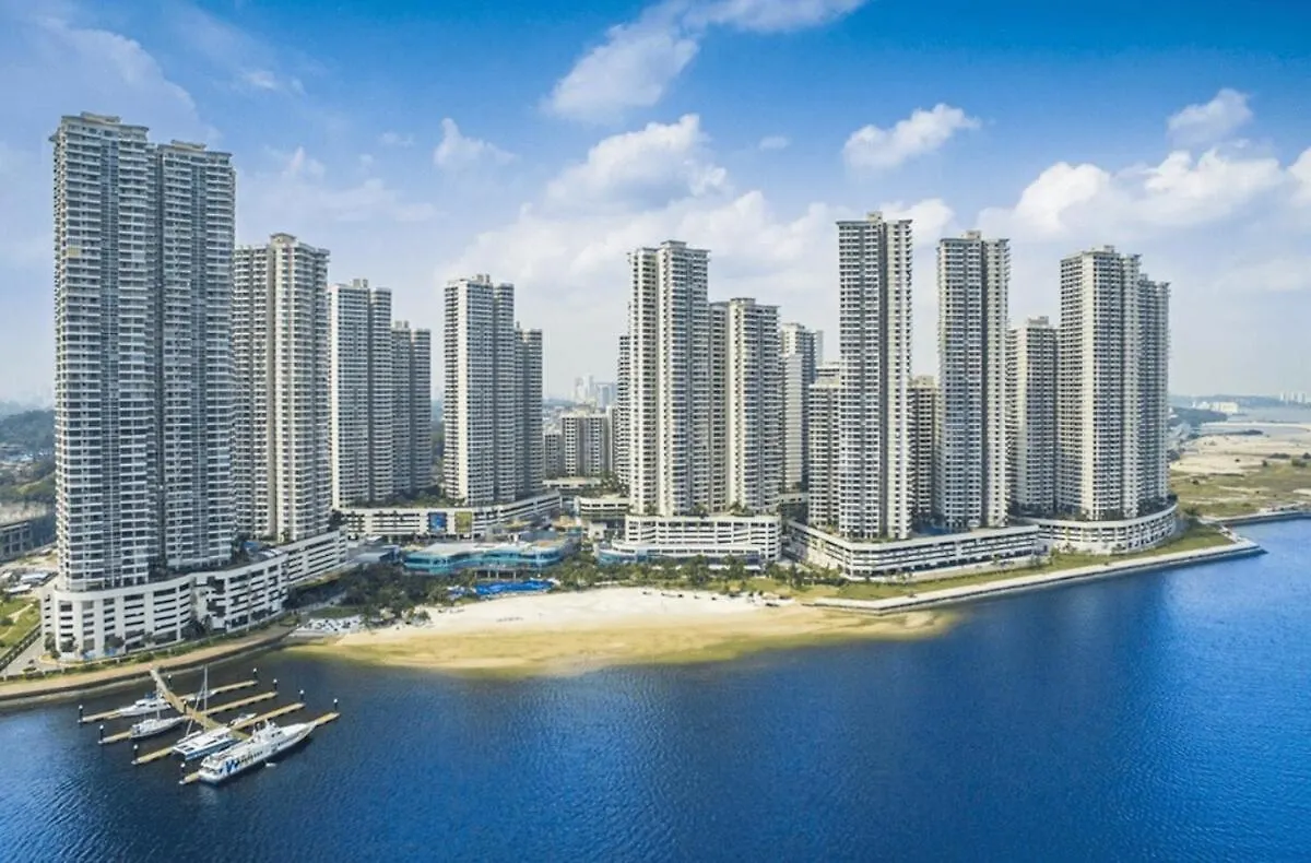 8 Pax 3 Room 3 Baths - Funky Pop Art Seaview Home 新山 0*,  马来西亚