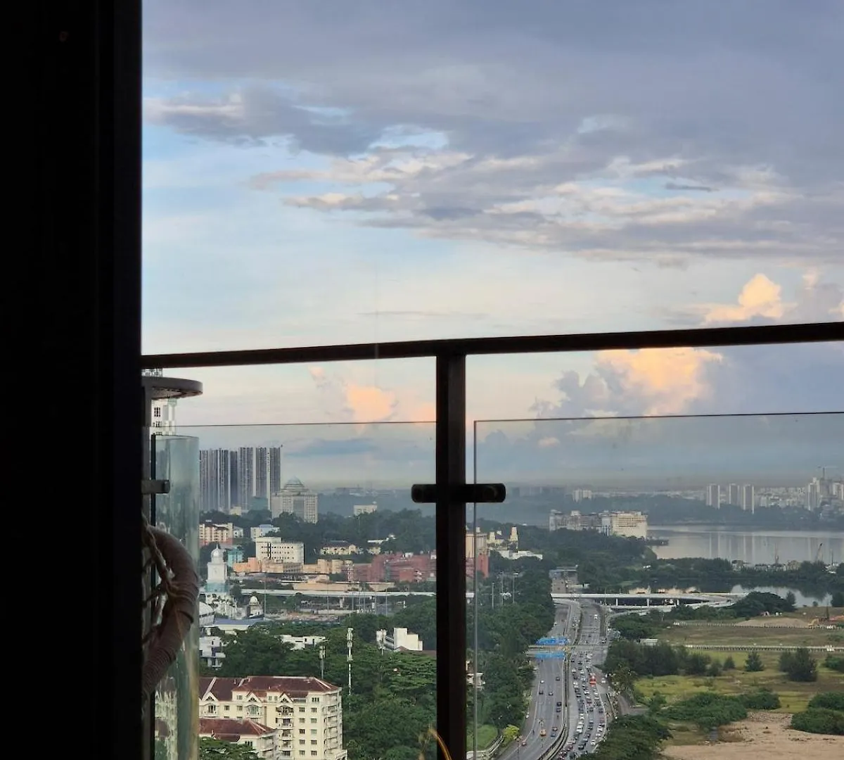 8 Pax 3 Room 3 Baths - Funky Pop Art Seaview Home 新山 0*,
